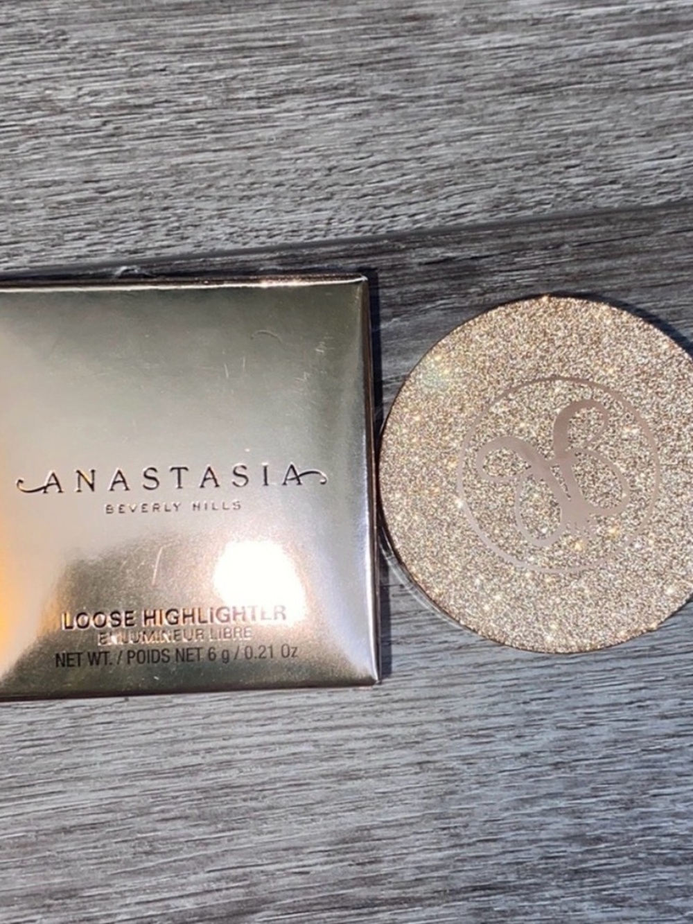 Anastasia Beverly Hills Loose Highlighter in “Vegas”.